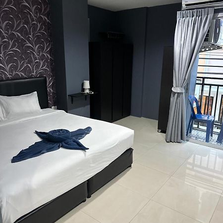 Central Perk Hotel Patong Ngoại thất bức ảnh