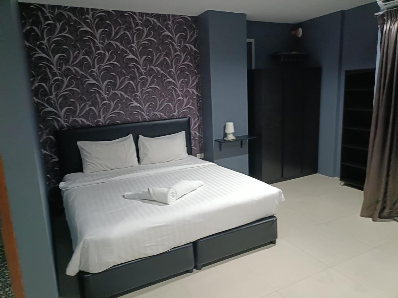 Central Perk Hotel Patong Ngoại thất bức ảnh