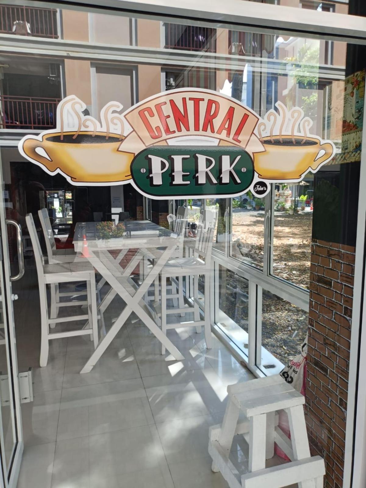 Central Perk Hotel Patong Ngoại thất bức ảnh